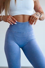 BEZŠVOVÉ LEGÍNY ELIME WASHED PUSH-UP - SCRUNCH SKY BLUE