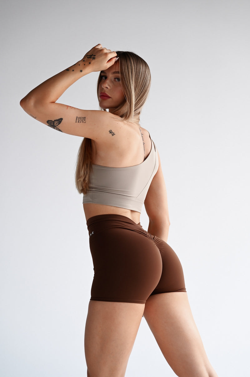 ŠORTKY ELIME MOMENTUM - V-SCRUNCH BROWN
