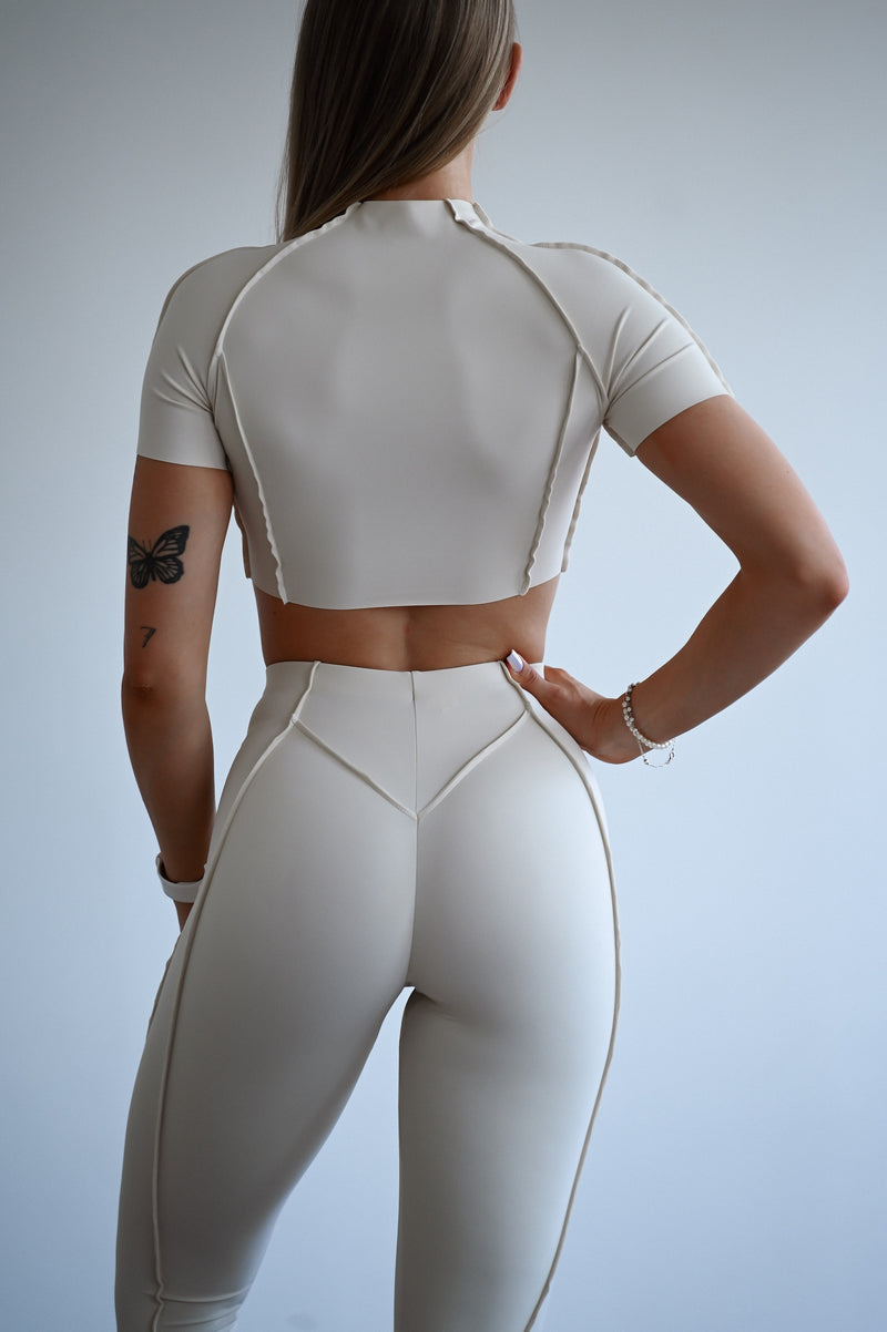 TOP S KRÁTKYM RUKÁVOM PREMIUM SHAPE ELIME CREAM