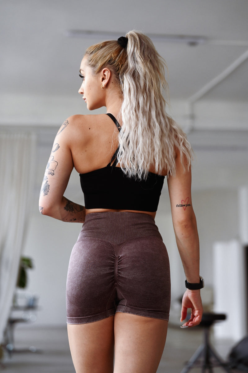 BEZŠVOVÉ ŠORTKY EVOLVE ELIME - SCRUNCH WASHED BROWN