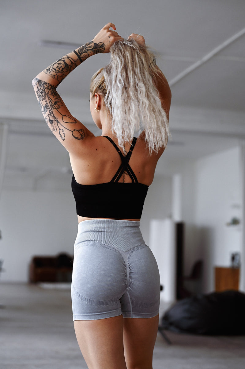BEZŠVOVÉ ŠORTKY EVOLVE ELIME - SCRUNCH WASHED LIGHT GREY
