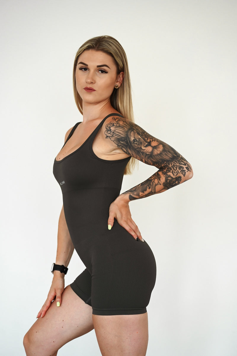 OVERAL RIBBED SHORT ELIME TMAVOSIVÝ